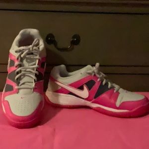 Nike Tennis Shoes women’s sz 12